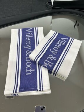Set of 2 Villeroy & Boch Kitchen Towels. Blue/White